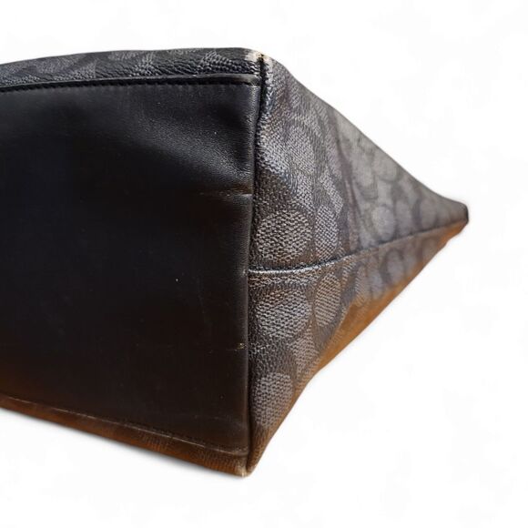 Coach City Zip Tote Signature printed leather. - Picture 7 of 13